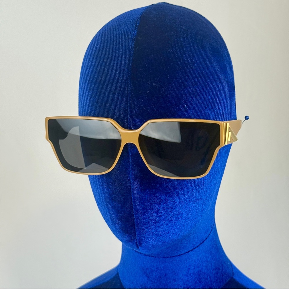 NWT FENDI SUNGLASSES - Picture 5 of 5